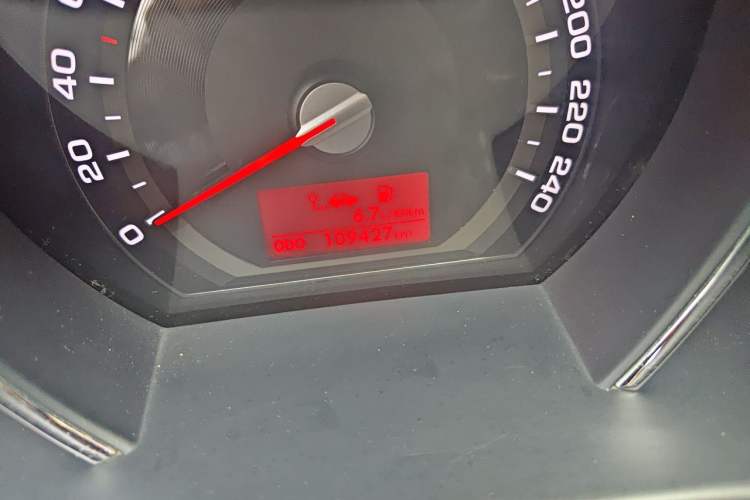 Used Kia Sportage R 2014 2.0L Manual Two-Wheel-Drive GLS Odometer Close Up