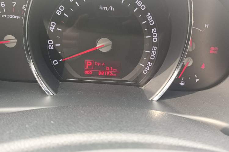 Used Kia Sportage R 2014 2.0L Automatic Two-Wheel Drive GLS Trim Odometer Close Up
