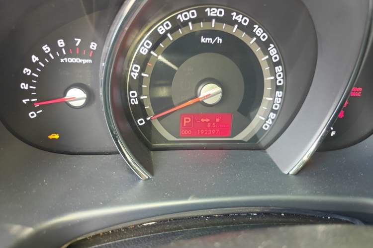 Used Kia Sportage R 2014 2.0L Automatic Two-Wheel Drive GLS Trim Odometer Close Up