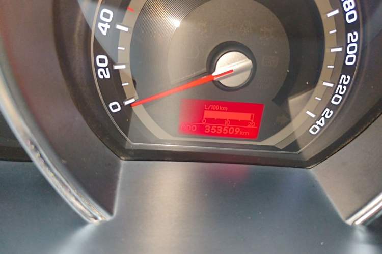 Used Kia Sportage R 2014 2.0L Manual Two-Wheel-Drive GLS Odometer Close Up