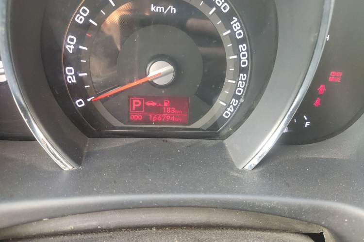 Used Kia Sportage R 2014 2.0L Automatic Two-Wheel Drive DLX Odometer Close Up