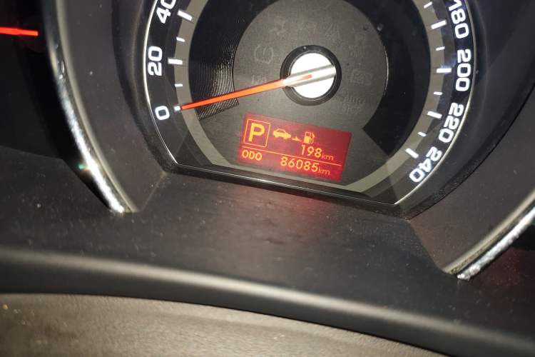 Used Kia Sportage R 2014 2.0L Automatic Two-Wheel Drive GLS Trim Odometer Close Up