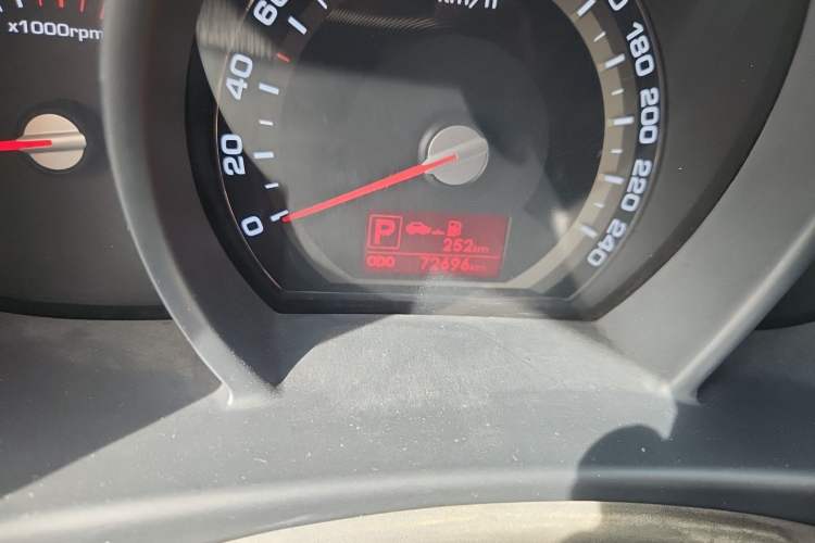 Used Kia Sportage R 2014 2.0L Automatic Two-Wheel Drive GL Odometer Close Up