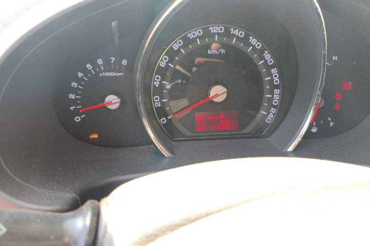 Used Kia Sportage R 2014 2.0L Automatic Two-Wheel Drive DLX Odometer Close Up