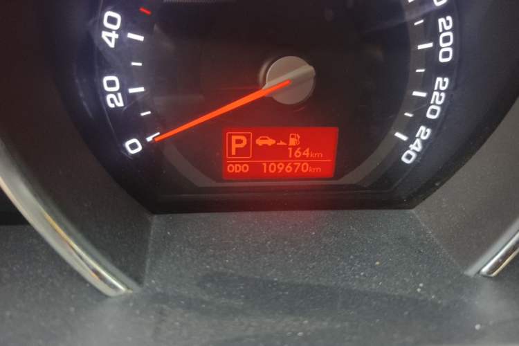 Used Kia Sportage R 2014 2.0L Automatic Two-Wheel Drive GLS Trim Odometer Close Up