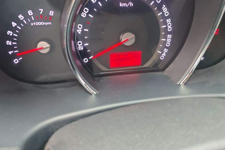 Used Kia Sportage R 2014 2.0L Automatic Two-Wheel Drive DLX Odometer Close Up