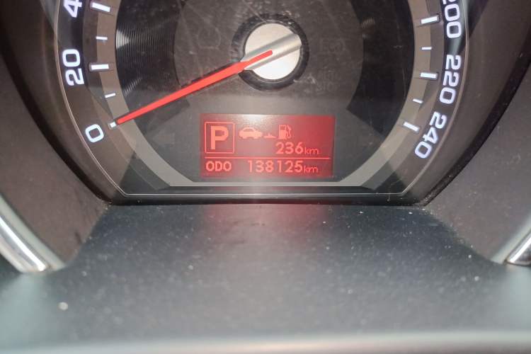 Used Kia Sportage R 2014 2.0L Automatic Two-Wheel Drive GLS Trim Odometer Close Up