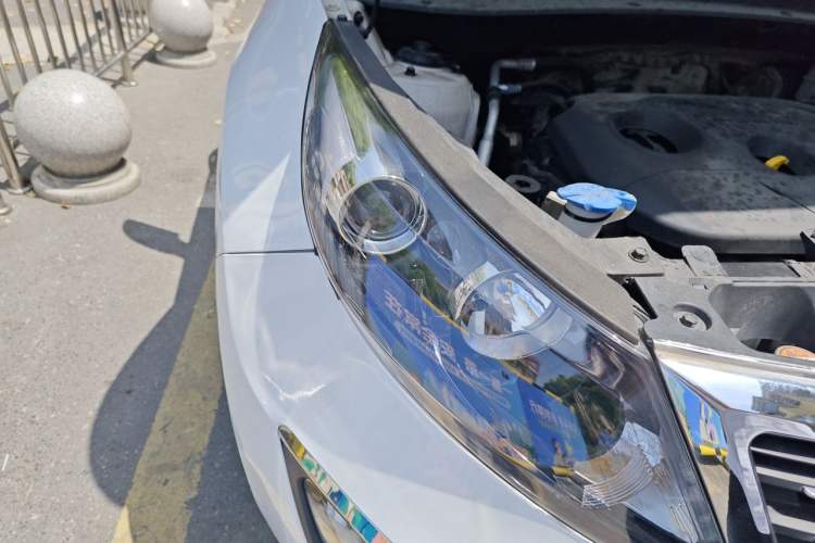 Used Kia Sportage R 2014 2.0L Automatic Two-Wheel Drive Premium Trim Right Front Headlight