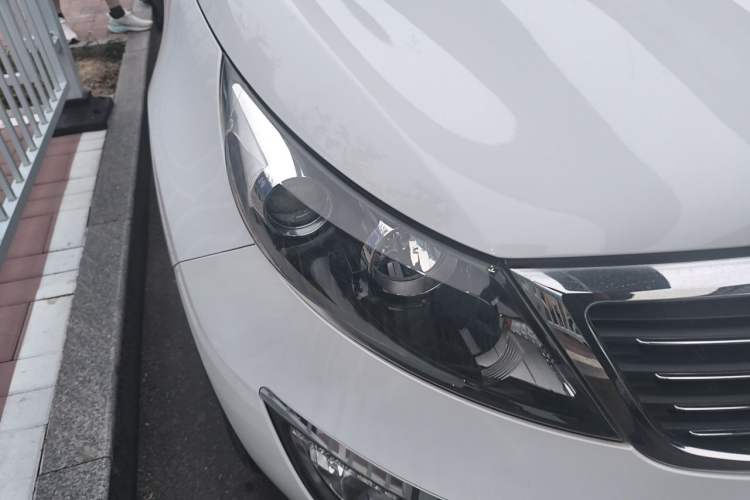 Used Kia Sportage R 2014 2.0L Manual Two-Wheel-Drive GLS Right Front Headlight