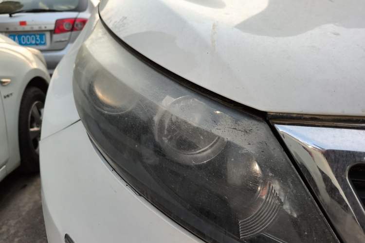 Used Kia Sportage R 2014 2.0L Automatic Two-Wheel Drive GLS Trim Right Front Headlight