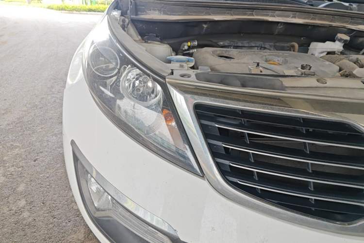 Used Kia Sportage R 2014 2.0L Manual Two-Wheel-Drive GLS Right Front Headlight