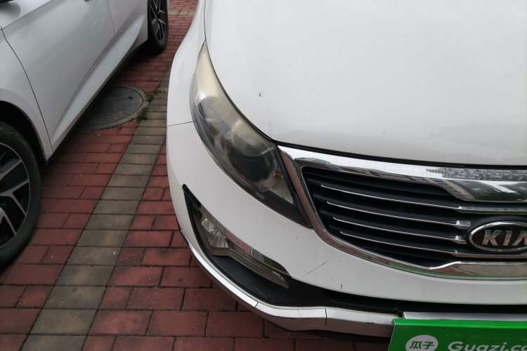 Used Kia Sportage R 2014 2.0L Automatic Two-Wheel Drive GLS Trim Right Front Headlight