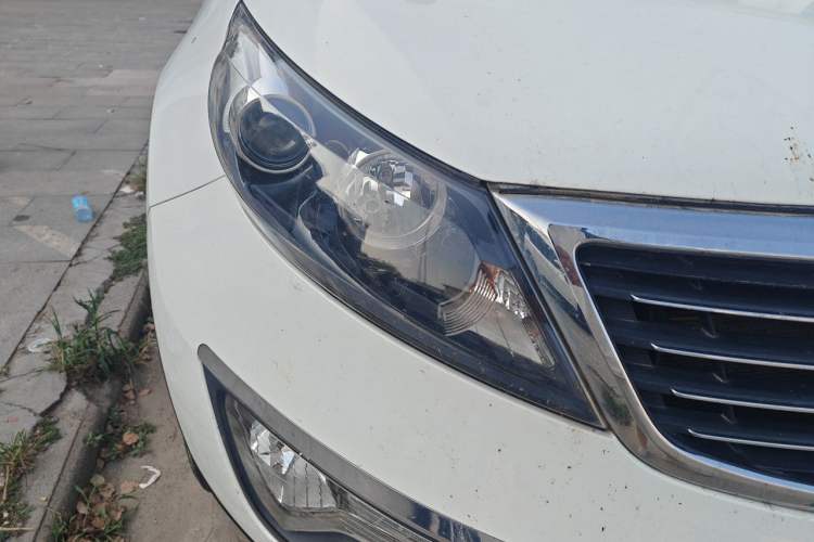 Used Kia Sportage R 2014 2.0L Automatic Two-Wheel Drive GLS Trim Right Front Headlight