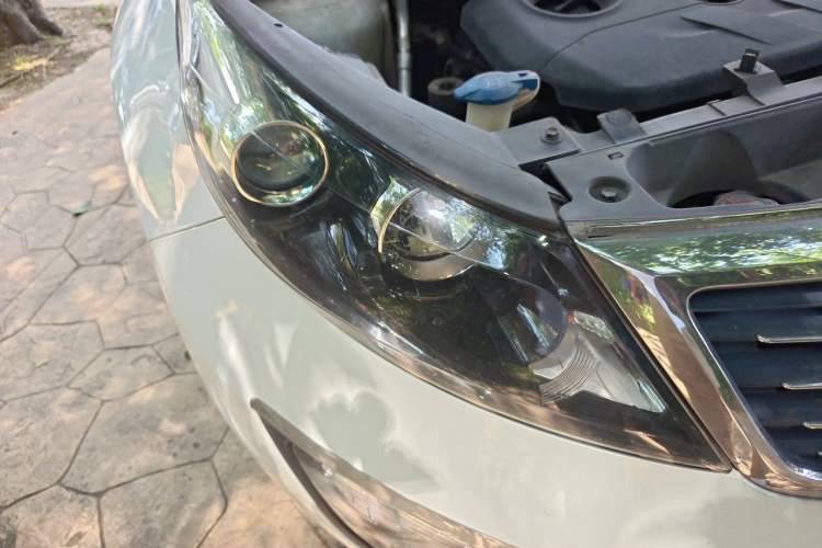 Used Kia Sportage R 2014 2.0L Automatic Two-Wheel Drive GLS Trim Right Front Headlight