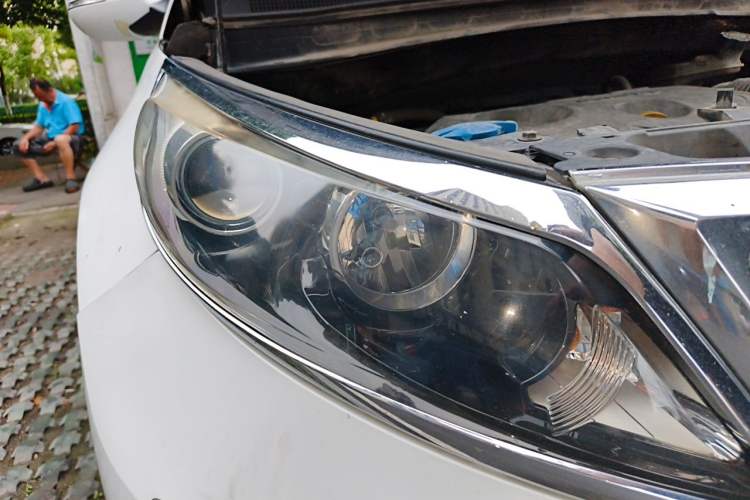 Used Kia Sportage R 2014 2.0L Manual Two-Wheel-Drive GLS Right Front Headlight