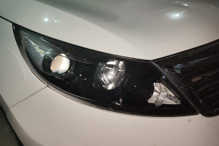 Used Kia Sportage R 2014 2.0L Automatic Two-Wheel Drive GLS Trim Right Front Headlight