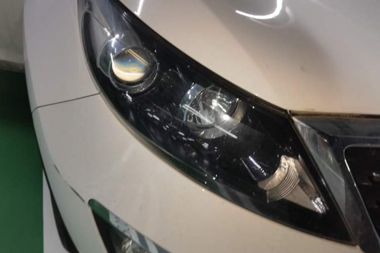 Used Kia Sportage R 2014 2.0L Automatic Two-Wheel Drive GLS Trim Right Front Headlight
