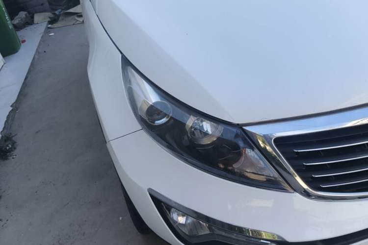 Used Kia Sportage R 2014 2.0L Automatic Two-Wheel Drive GLS Trim Right Front Headlight
