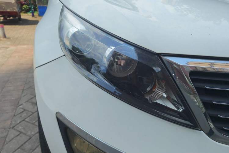 Used Kia Sportage R 2014 2.0L Automatic Two-Wheel Drive GLS Trim Right Front Headlight