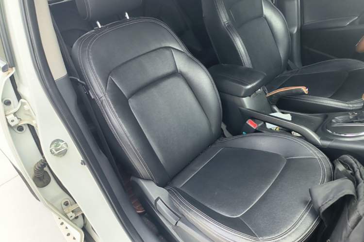 Used Kia Sportage R 2014 2.0L Automatic Two-Wheel Drive GLS Trim Right Front Seat