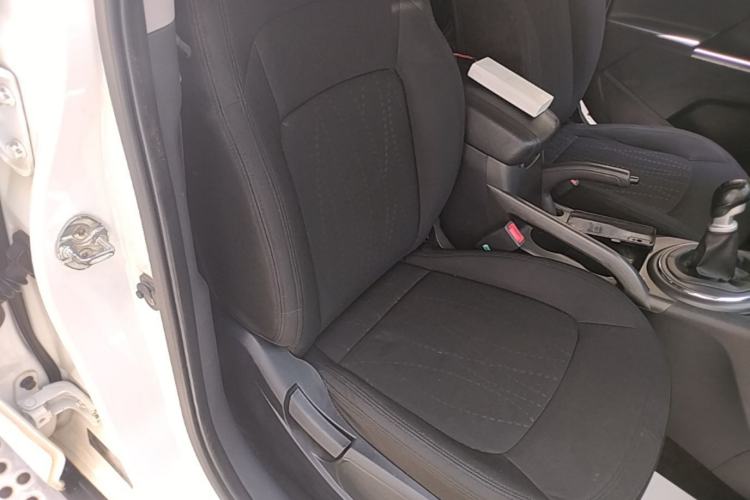 Used Kia Sportage R 2014 2.0L Manual Two-Wheel Drive GL Trim Right Front Seat