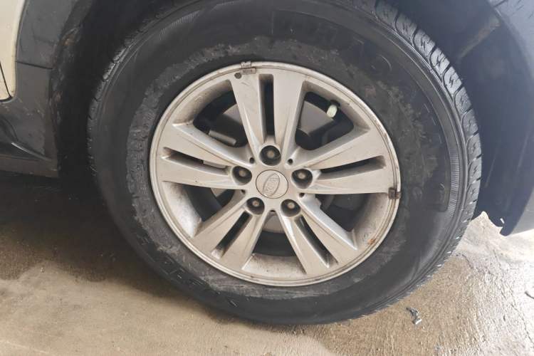 Used Kia Sportage R 2014 2.0L Automatic Two-Wheel Drive GL Right Front Wheel Hub
