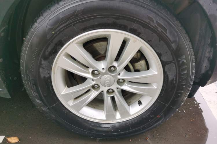 Used Kia Sportage R 2014 2.0L Automatic Two-Wheel Drive GL Right Front Wheel Hub