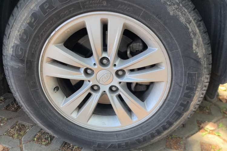 Used Kia Sportage R 2014 2.0L Automatic Two-Wheel Drive GL Right Front Wheel Hub