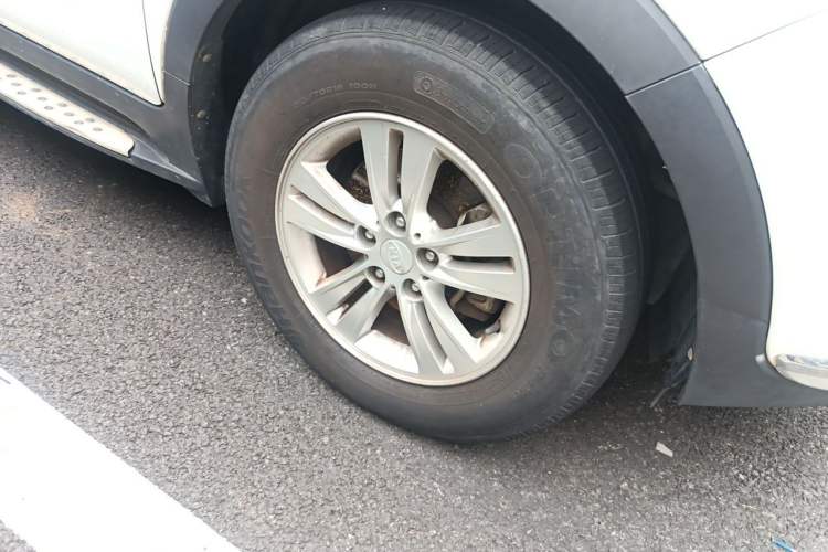 Used Kia Sportage R 2014 2.0L Automatic Two-Wheel Drive GL Right Front Wheel Hub