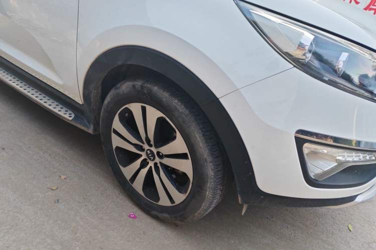 Used Kia Sportage R 2014 2.0L Automatic Two-Wheel Drive DLX Right Front Wheel Hub