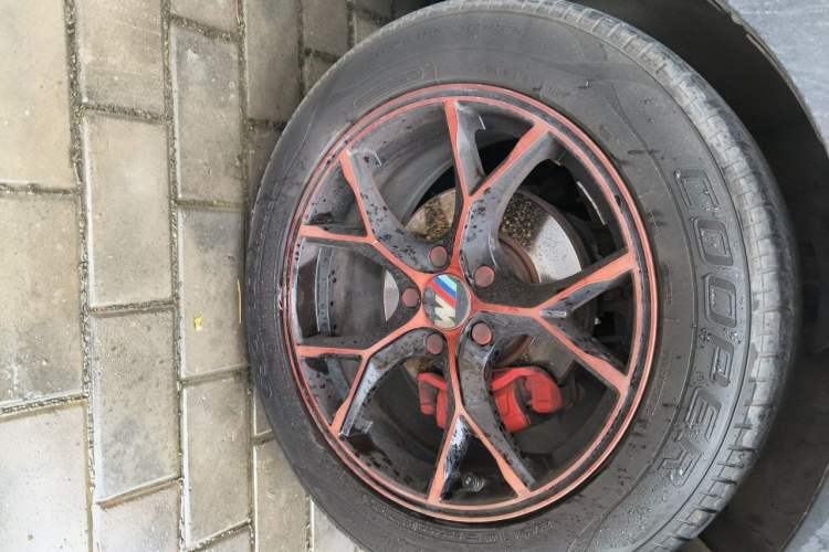 Used Kia Sportage R 2014 2.0L Automatic Two-Wheel Drive DLX Right Front Wheel Hub