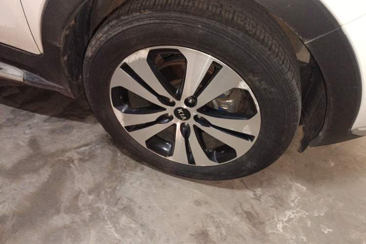 Used Kia Sportage R 2014 2.0L Automatic Two-Wheel Drive Premium Special Right Front Wheel Hub