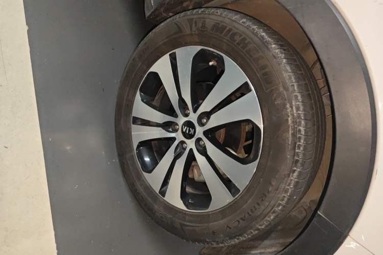 Used Kia Sportage R 2014 2.0L Automatic Two-Wheel Drive Premium Special Right Front Wheel Hub