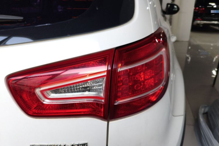 Used Kia Sportage R 2014 2.0L Automatic Two-Wheel Drive GL Right Rear Taillight