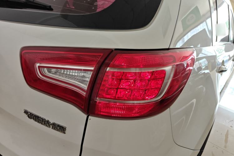Used Kia Sportage R 2014 2.0L Automatic Two-Wheel Drive GL Right Rear Taillight