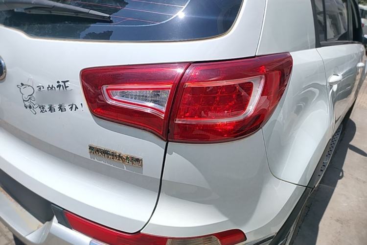 Used Kia Sportage R 2014 2.0L Manual Two-Wheel Drive GL Trim Right Rear Taillight