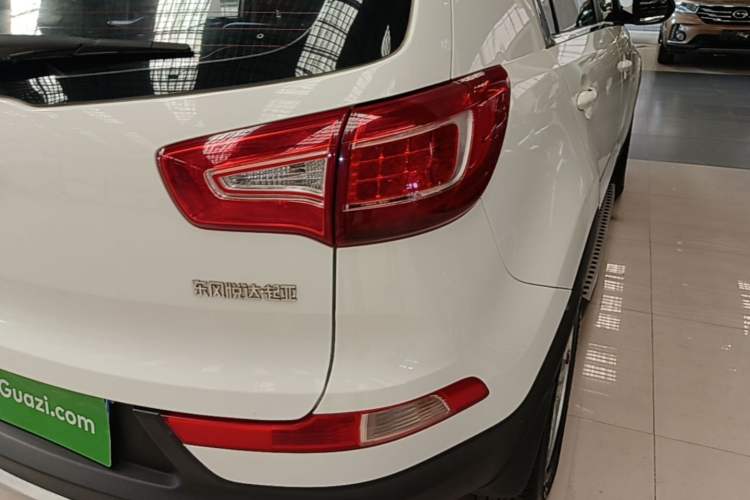 Used Kia Sportage R 2014 2.0L Automatic Two-Wheel Drive GL Right Rear Taillight