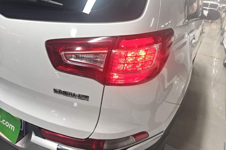 Used Kia Sportage R 2014 2.0L Automatic Two-Wheel Drive GL Right Rear Taillight
