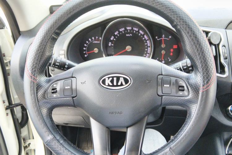 Used Kia Sportage R 2014 2.0L Automatic Two-Wheel Drive GLS Trim Steering Wheel