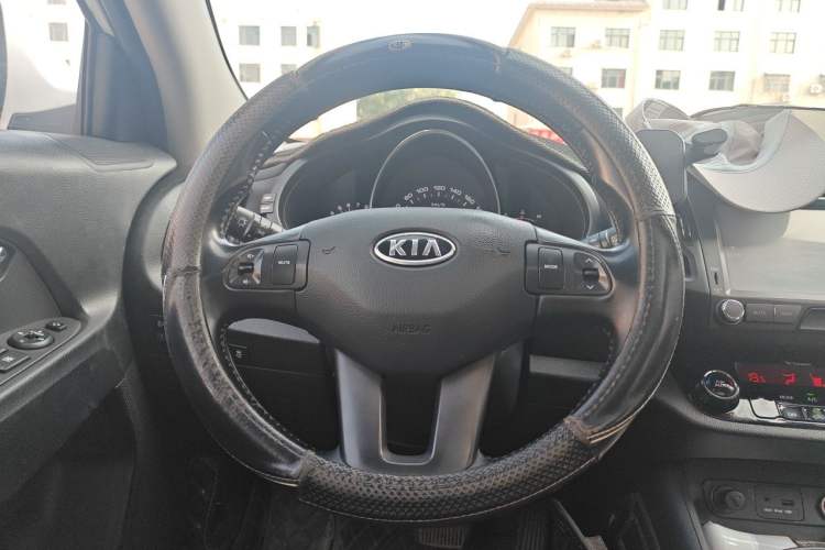 Used Kia Sportage R 2014 2.0L Automatic Two-Wheel Drive GLS Trim Steering Wheel