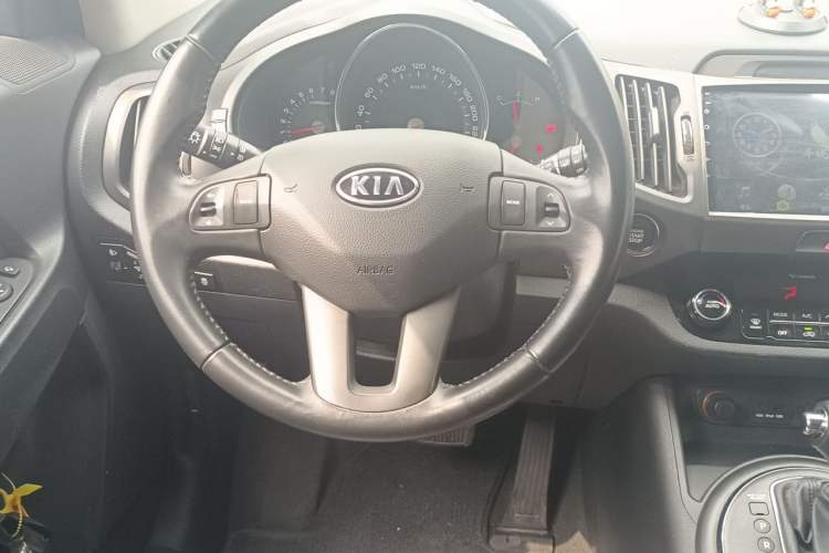 Used Kia Sportage R 2014 2.0L Automatic Two-Wheel Drive GLS Trim Steering Wheel