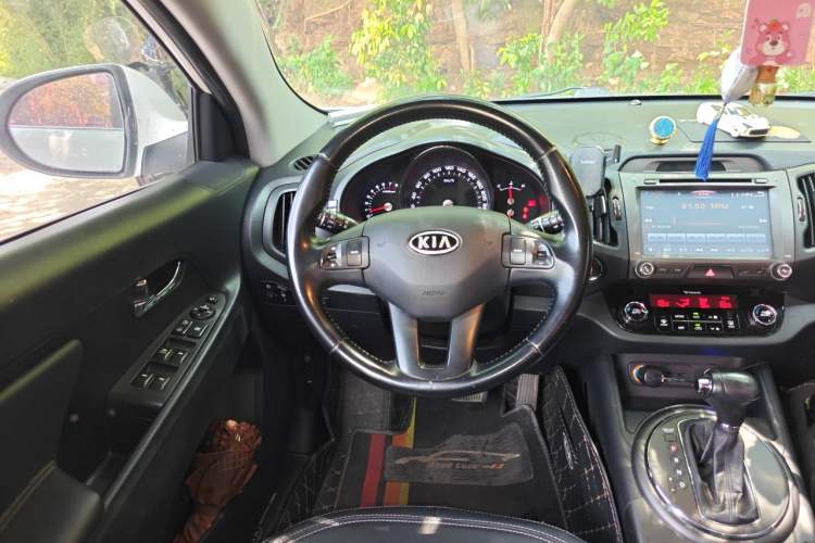 Used Kia Sportage R 2014 2.0L Automatic Two-Wheel Drive GLS Trim Steering Wheel