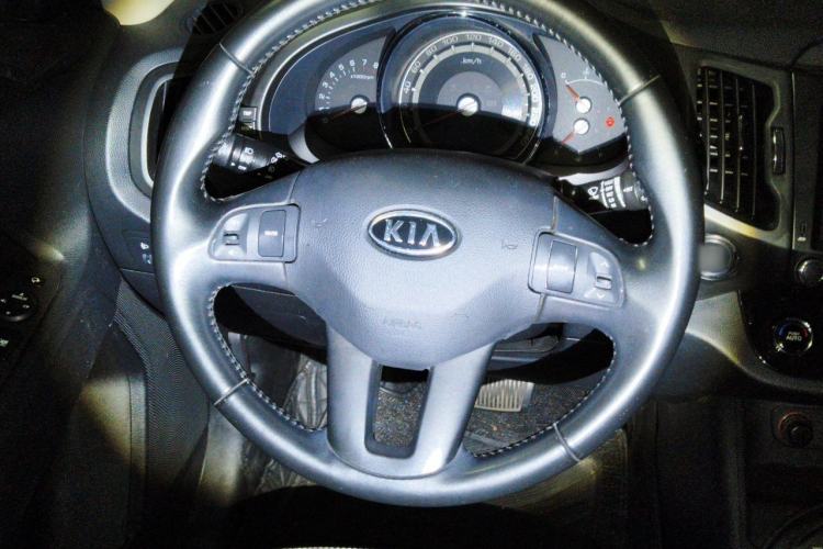 Used Kia Sportage R 2014 2.0L Automatic Two-Wheel Drive GLS Trim Steering Wheel