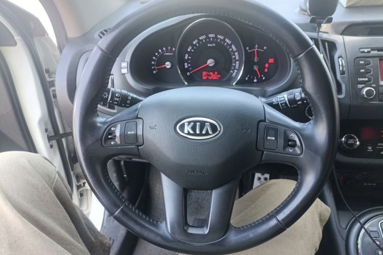 Used Kia Sportage R 2014 2.0L Automatic Two-Wheel Drive DLX Steering Wheel