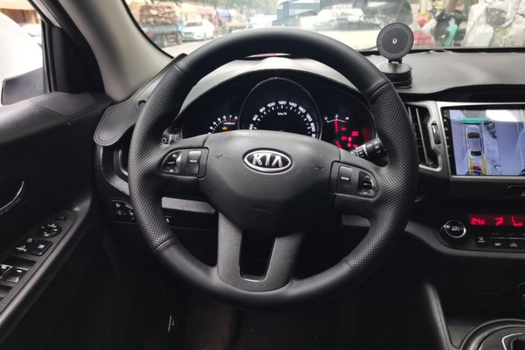 Used Kia Sportage R 2014 2.0L Automatic Two-Wheel Drive GLS Trim Steering Wheel