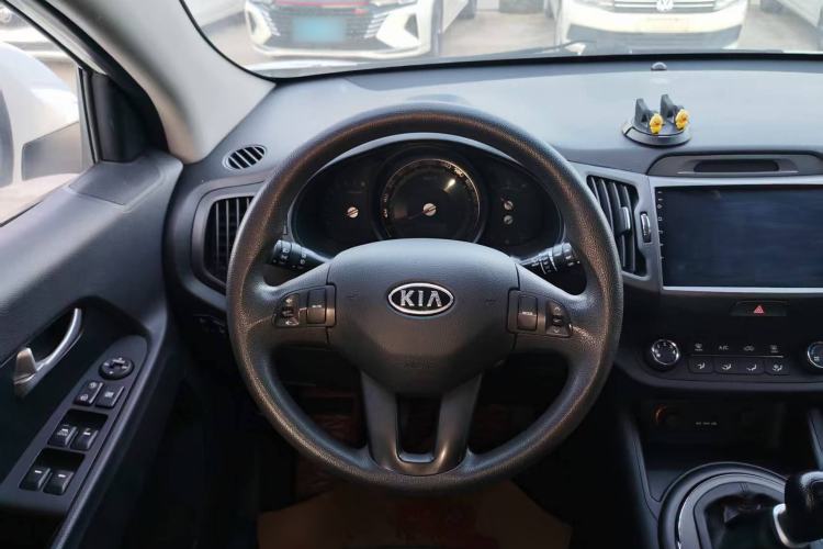 Used Kia Sportage R 2014 2.0L Manual Two-Wheel Drive GL Trim Steering Wheel