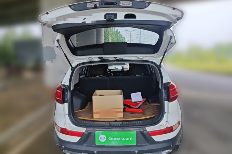 Used Kia Sportage R 2014 2.0L Manual Two-Wheel-Drive GLS Trunk