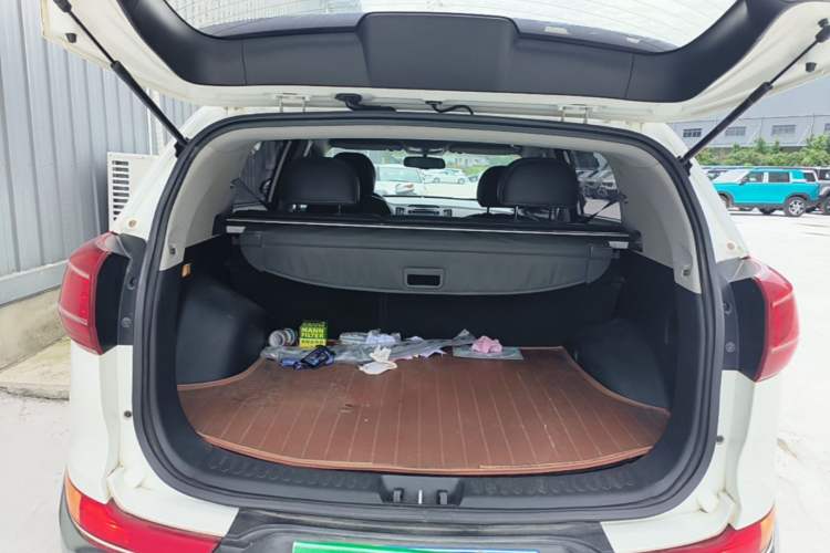 Used Kia Sportage R 2014 2.0L Automatic Two-Wheel Drive GLS Trim Trunk