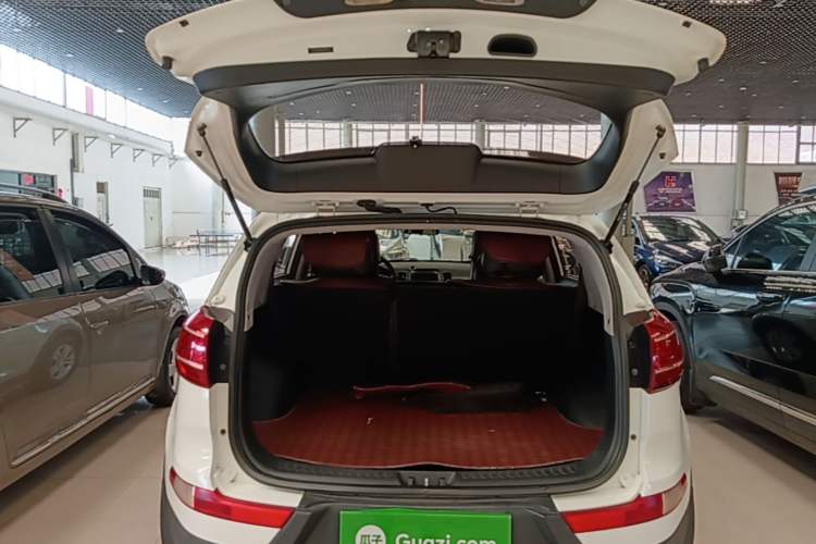 Used Kia Sportage R 2014 2.0L Automatic Two-Wheel Drive GL Trunk