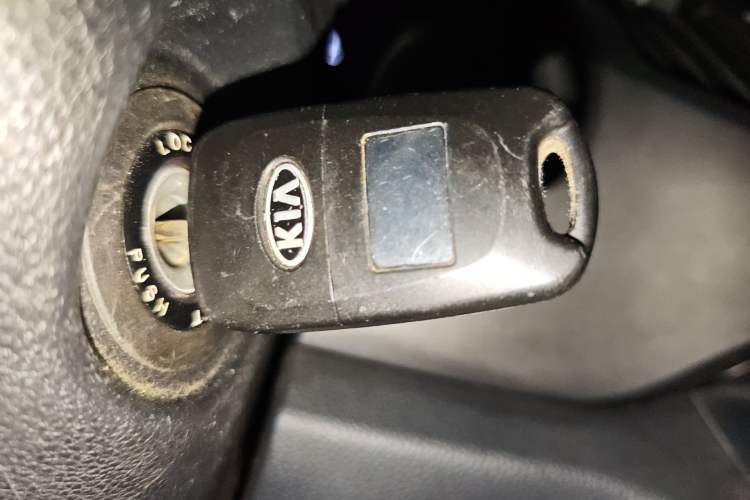 Used Kia Sportage R 2014 2.0L Manual Two-Wheel Drive GL Trim Vehicle Key